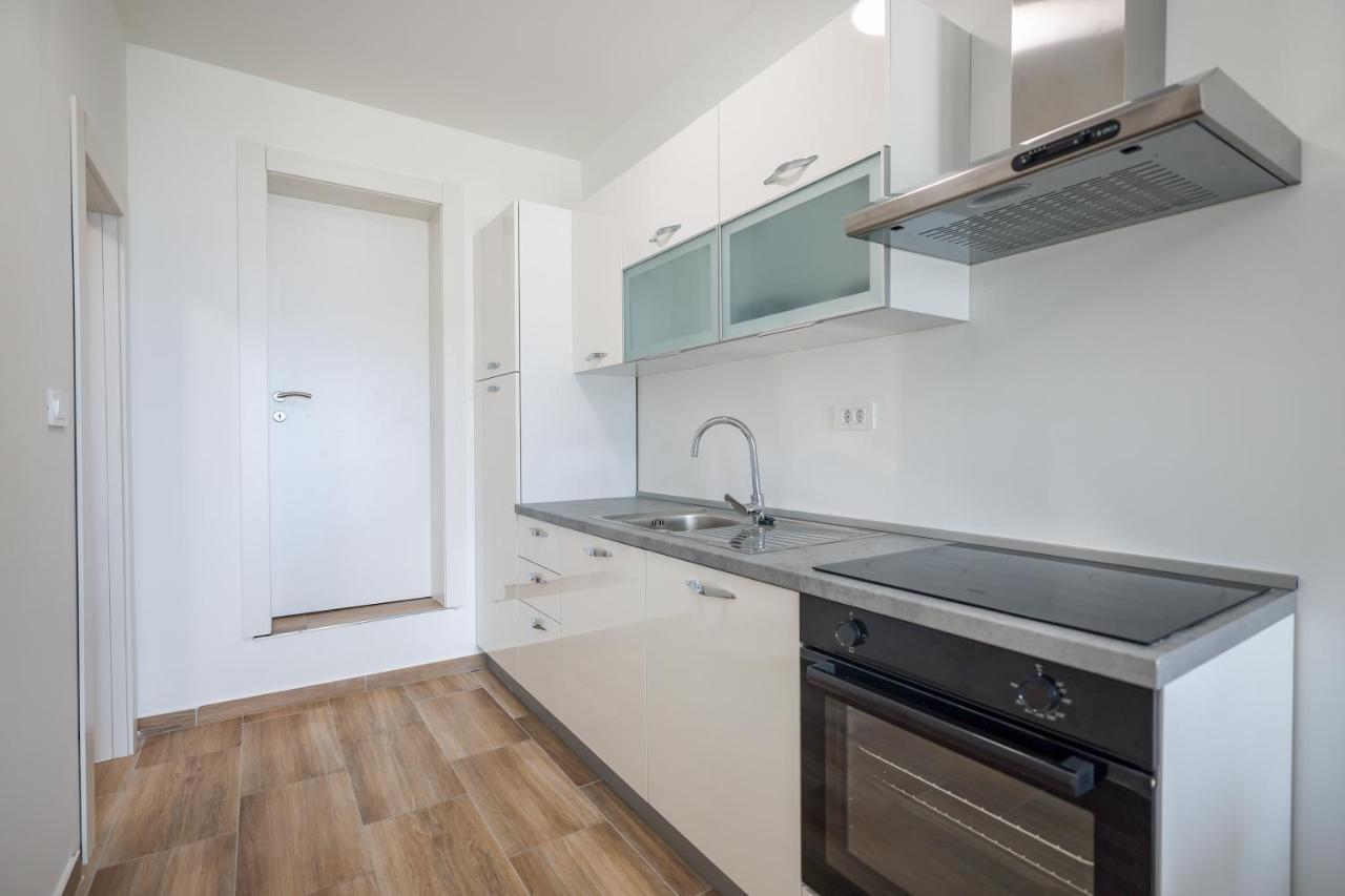 Beachfront Apartments Tic With Seaview Miletici Exterior foto