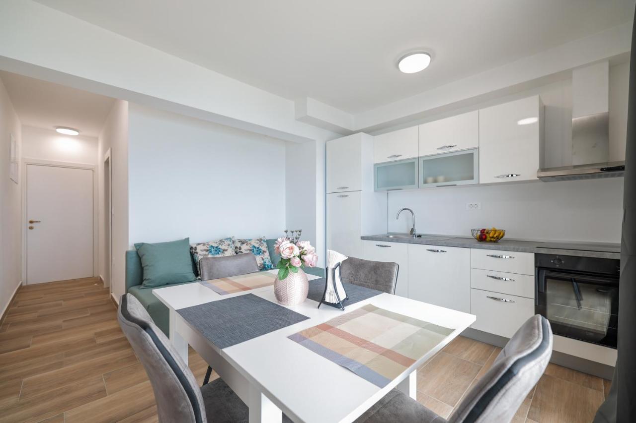 Beachfront Apartments Tic With Seaview Miletici Exterior foto