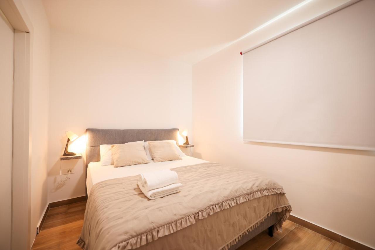 Beachfront Apartments Tic With Seaview Miletici Exterior foto