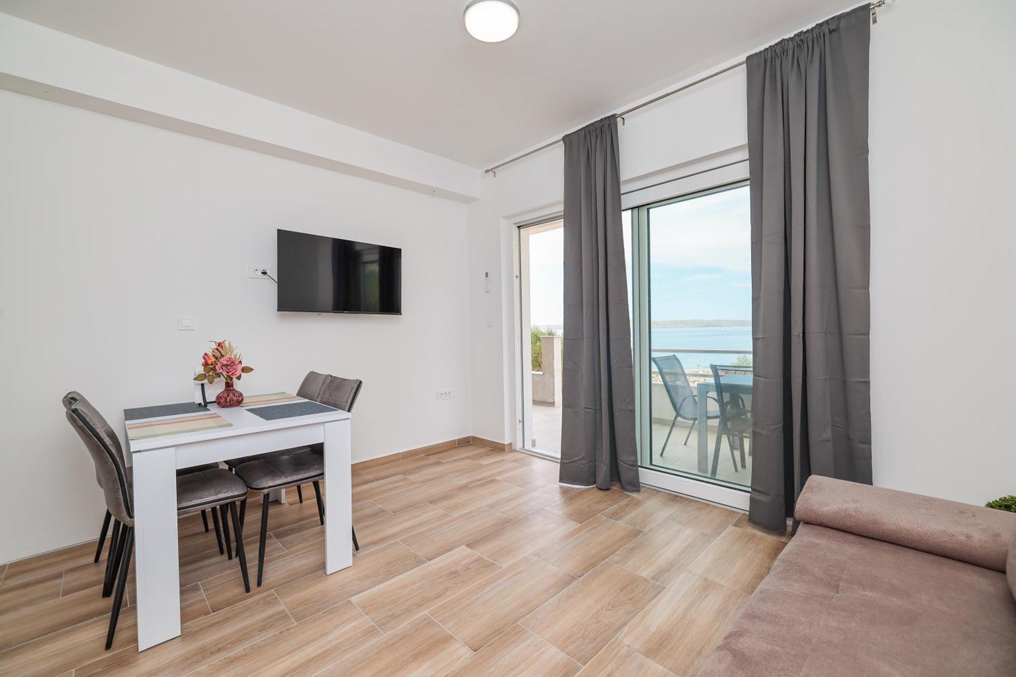 Beachfront Apartments Tic With Seaview Miletici Exterior foto