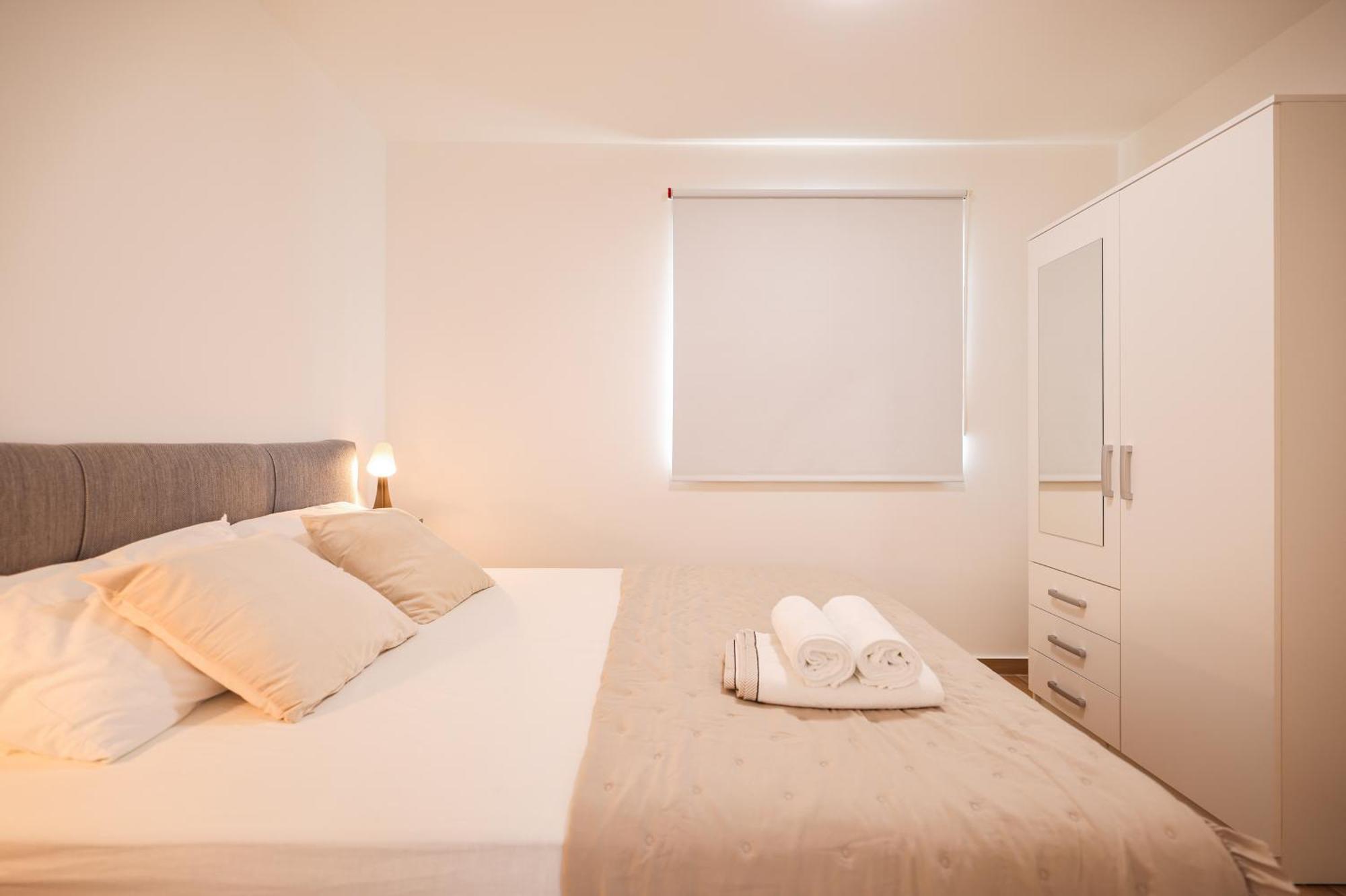 Beachfront Apartments Tic With Seaview Miletici Exterior foto